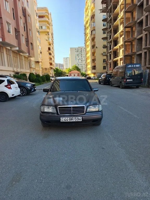 Mercedes C 250 — foto 1/4