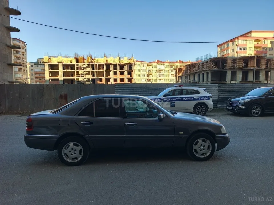 Mercedes C 250 — foto 3/4