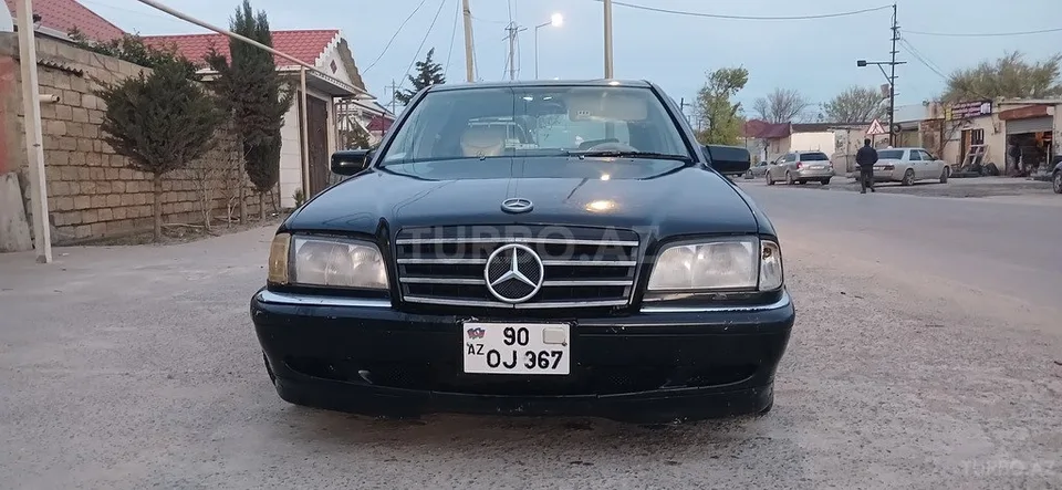 Mercedes C 230 — foto 3/4