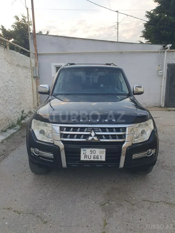 Mitsubishi Pajero — foto 1/4