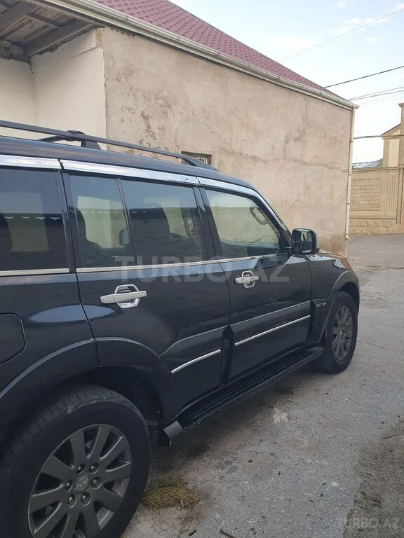 Mitsubishi Pajero — foto 3/4
