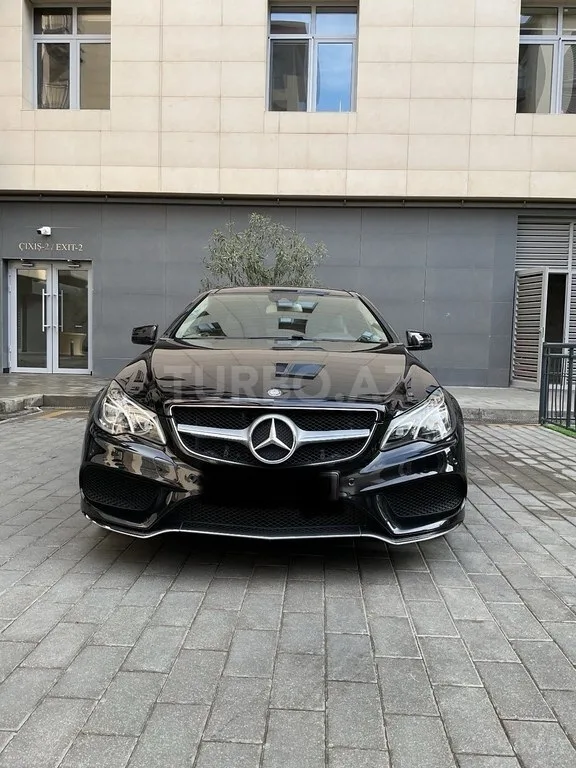 Mercedes E 200 — foto 1/4