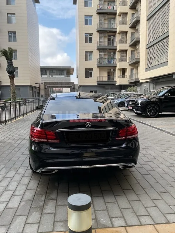 Mercedes E 200 — foto 2/4