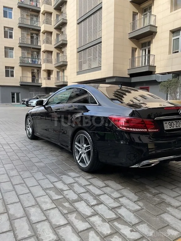 Mercedes E 200 — foto 3/4