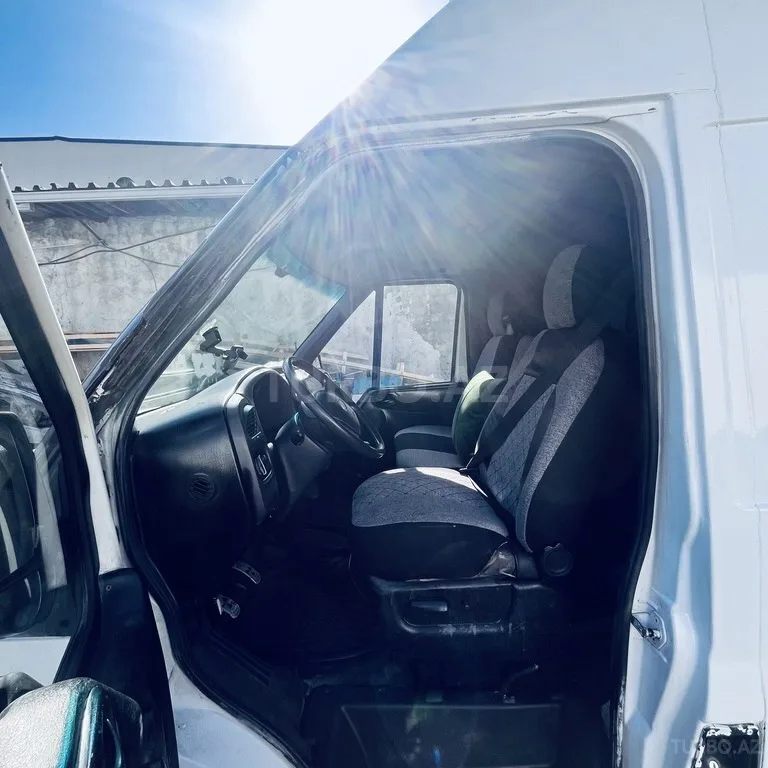Ford Transit — foto 2/4
