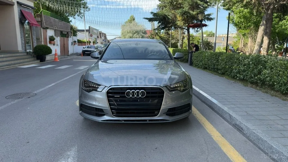 Audi A6 — foto 1/4
