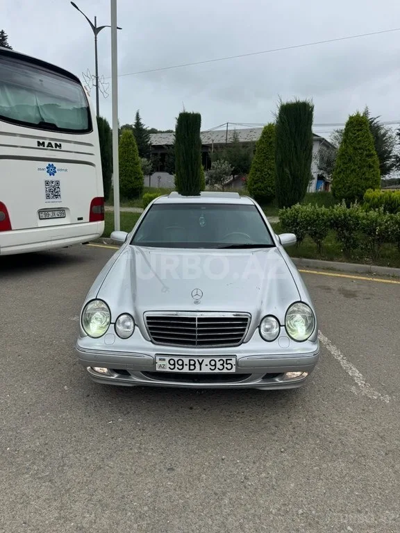 Mercedes E 280 — foto 1/4