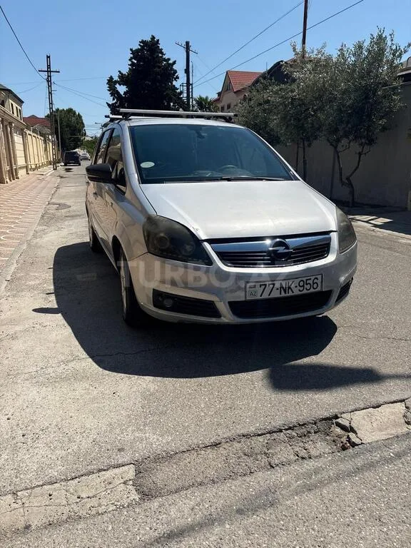 Opel Zafira — foto 2/4