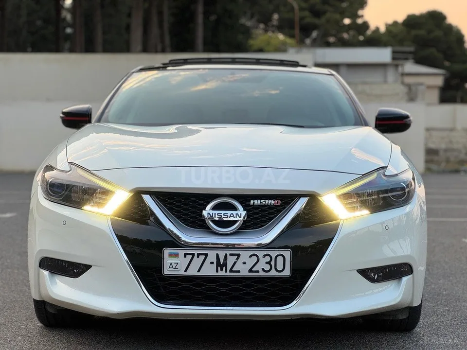 Nissan Maxima — foto 1/4
