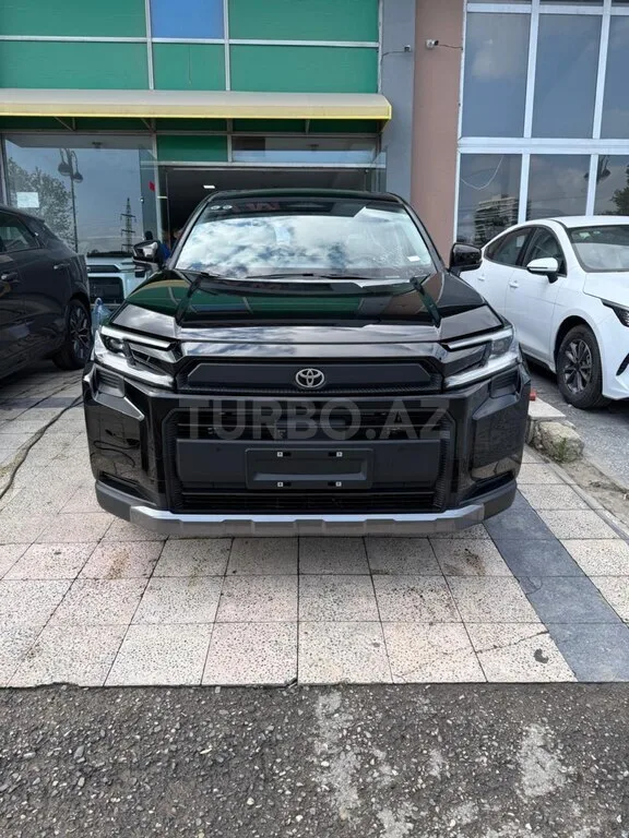 Toyota RAV4 — foto 1/4