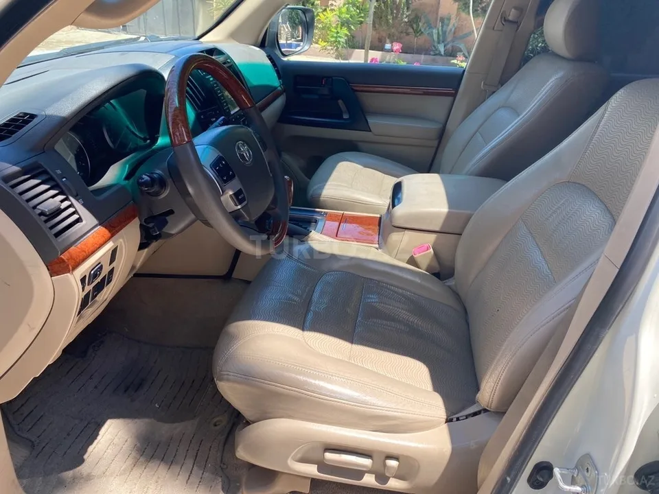 Toyota Land Cruiser — foto 3/4