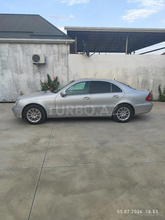 Mercedes E 200 — foto 4/4
