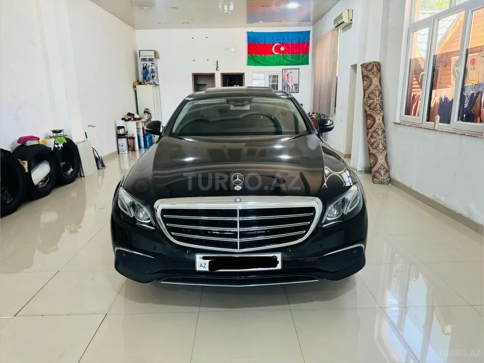 Mercedes E 220 d — foto 1/4