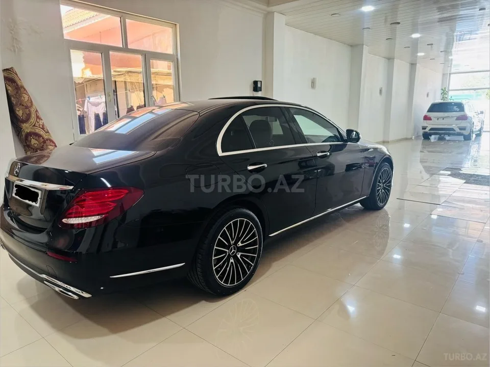 Mercedes E 220 d — foto 4/4