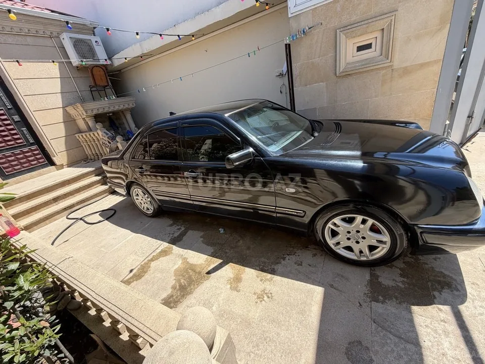 Mercedes E 240 — foto 2/4