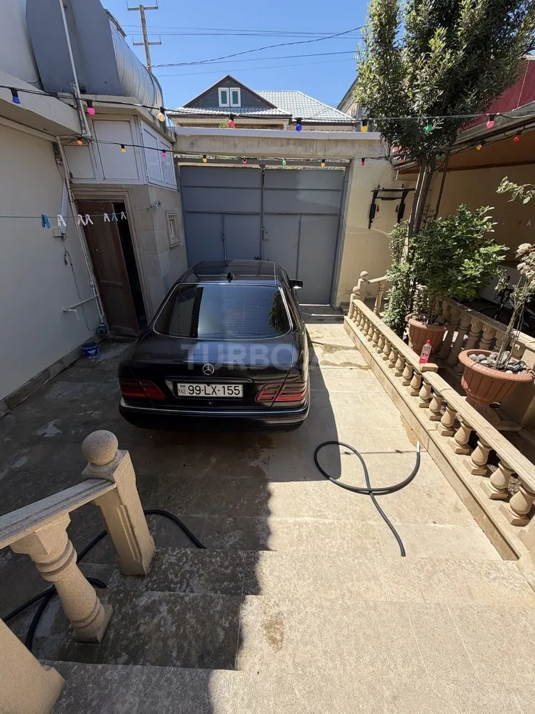 Mercedes E 240 — foto 4/4