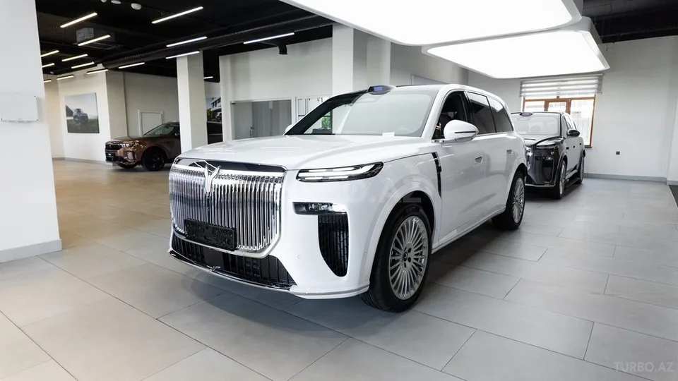 VOYAH Taishan — foto 1/4