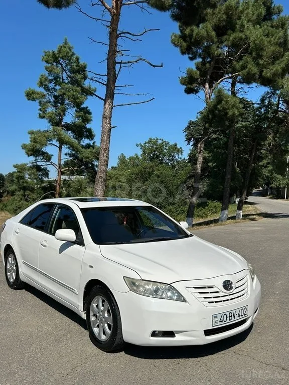 Toyota Camry — фото 2/4