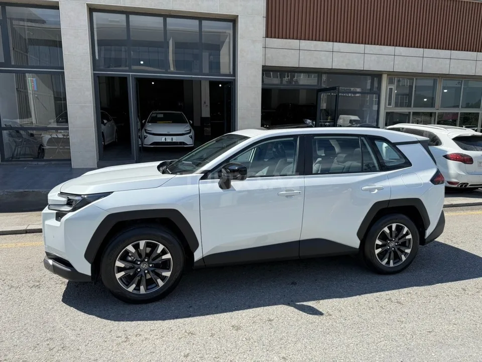 Toyota RAV4 — foto 4/4