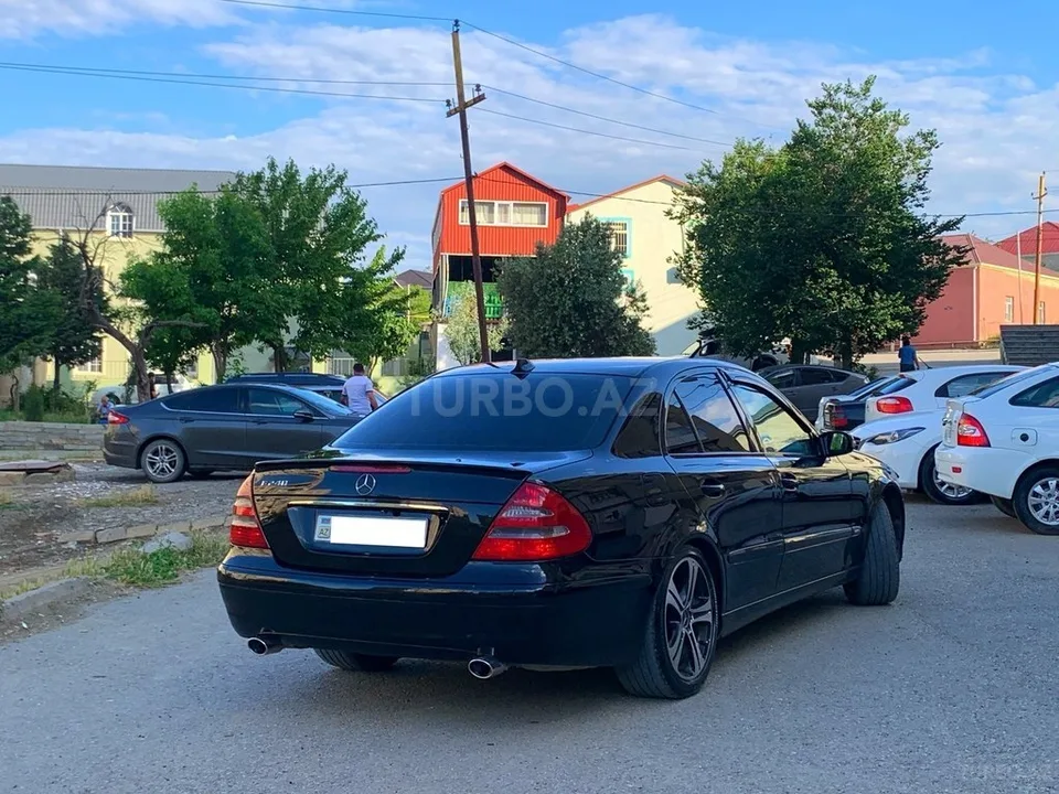 Mercedes E 240 — foto 4/4