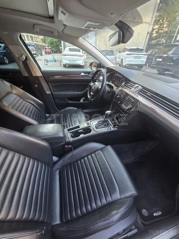 Volkswagen Passat — foto 4/4