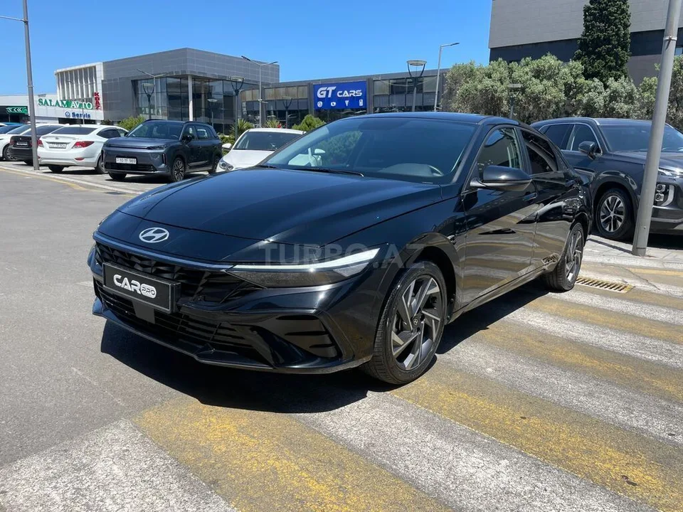 Hyundai Elantra — foto 2/4