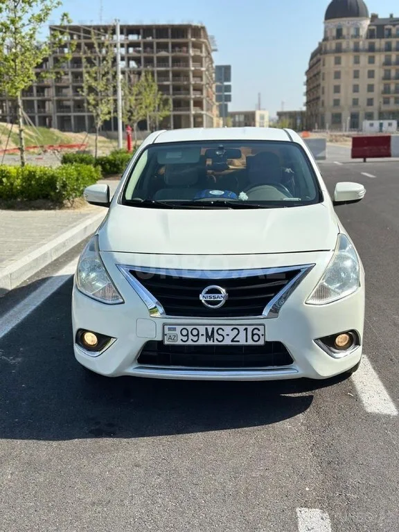 Nissan Sunny — foto 1/4
