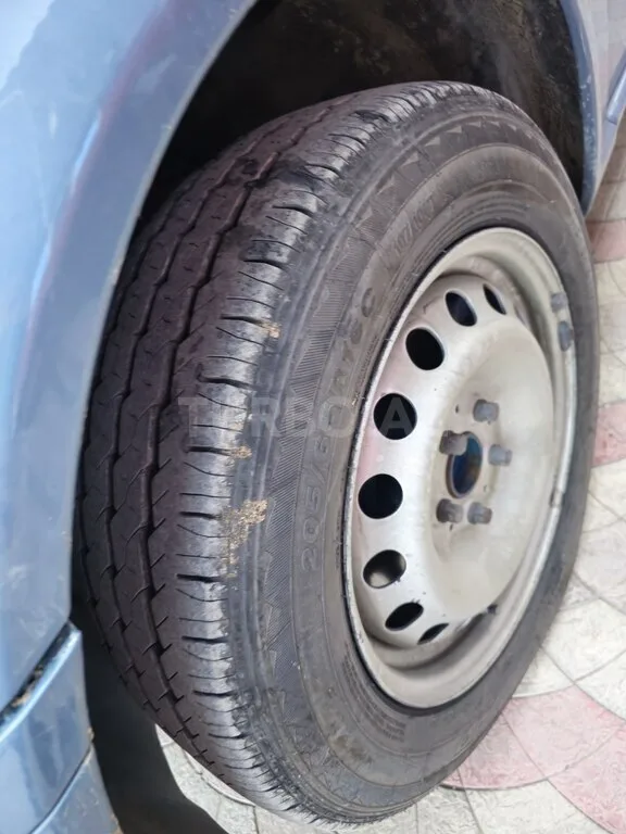 Mercedes Vito — foto 4/4