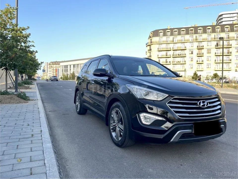 Hyundai Grand Santa Fe — фото 2/4