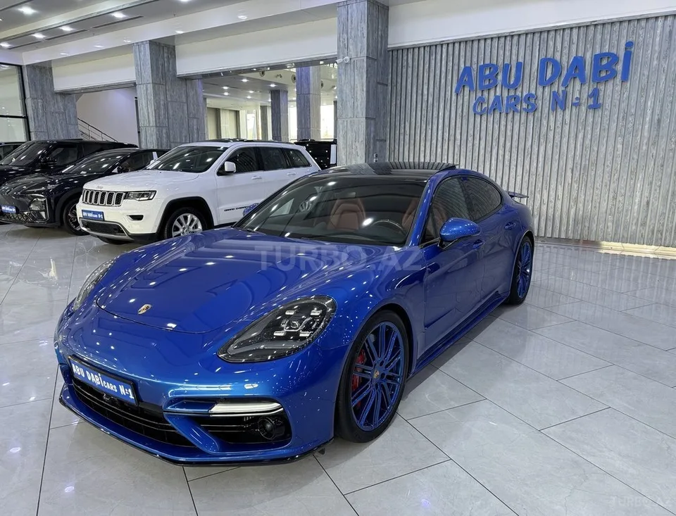 Porsche Panamera Turbo — foto 1/4
