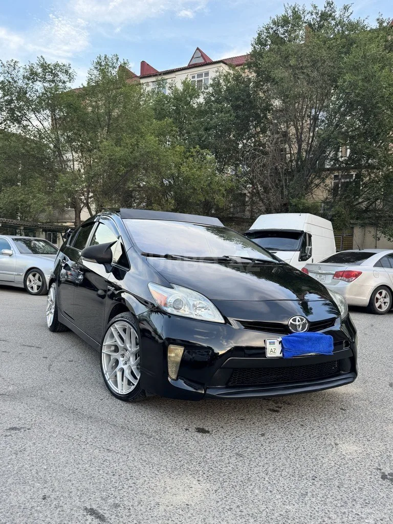 Toyota Prius — foto 1/4
