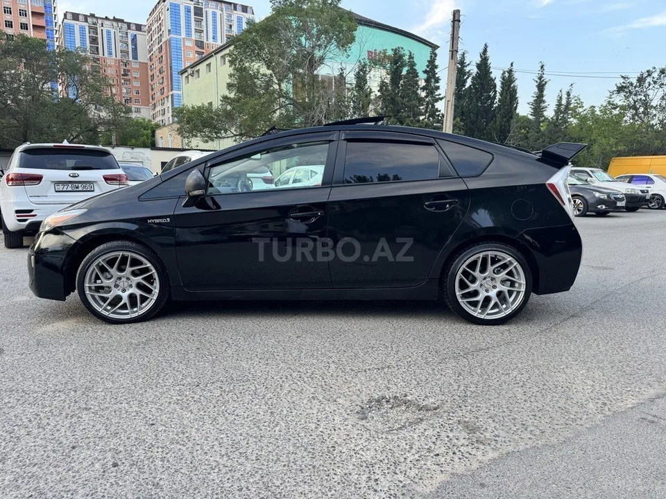 Toyota Prius — foto 3/4