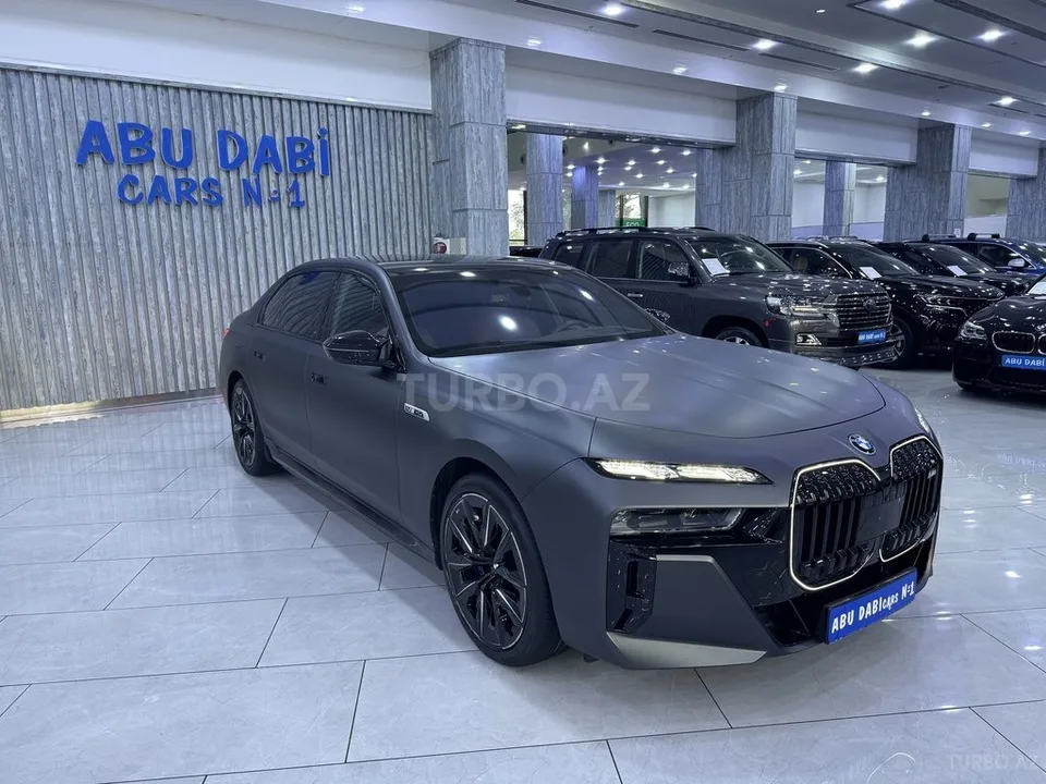 BMW M760e — foto 3/4
