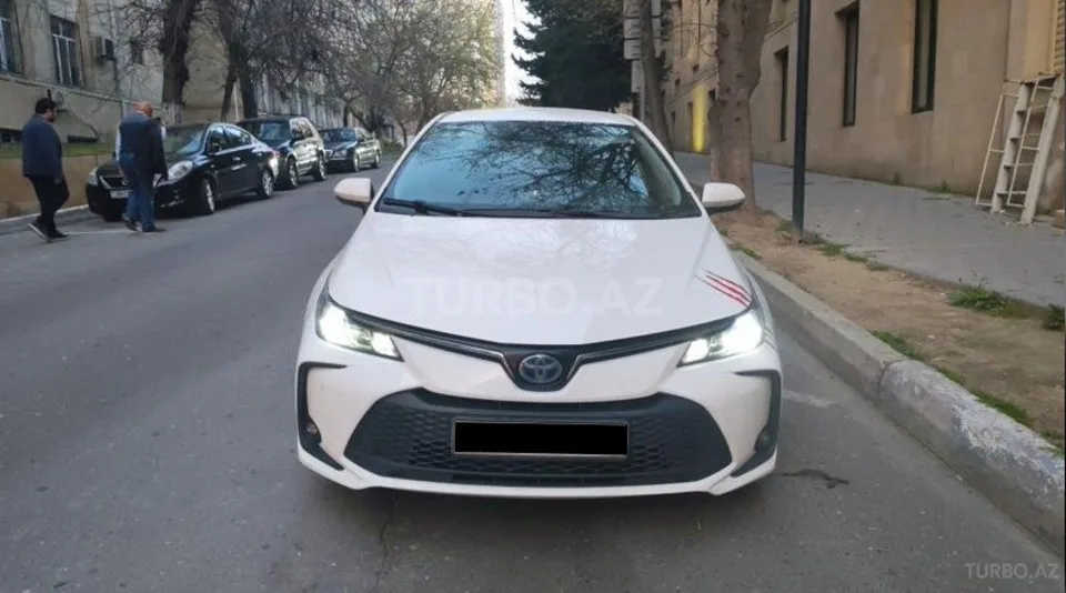 Toyota Corolla — фото 1/4