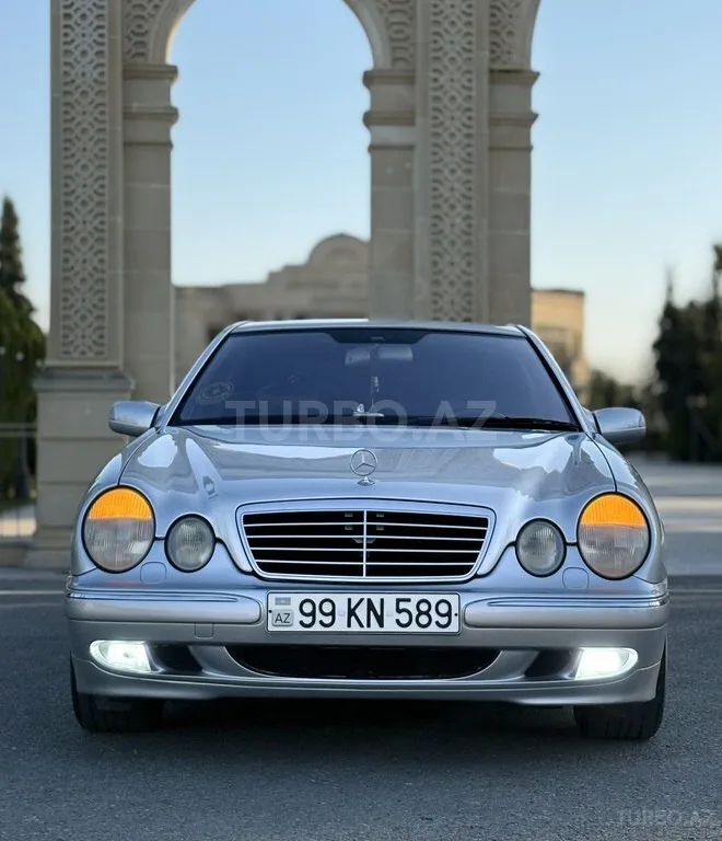 Mercedes E 320 — foto 2/4