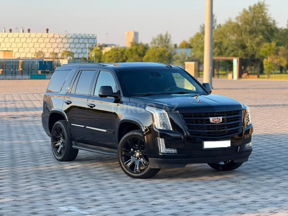 Cadillac Escalade — foto 3/4