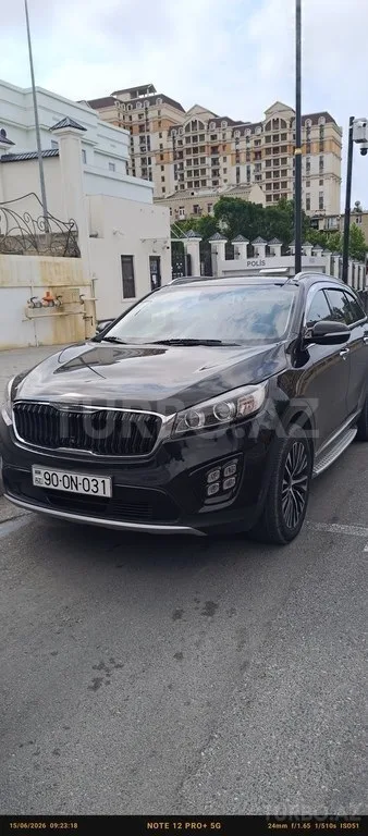 Kia Sorento — foto 1/4