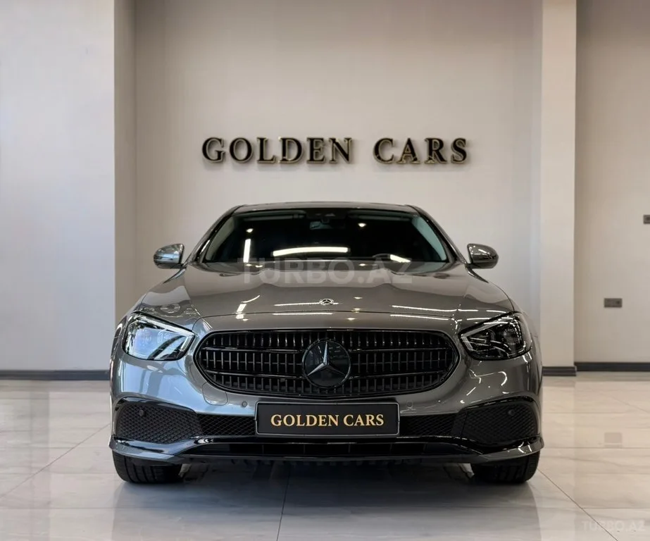 Mercedes E 300 e — foto 1/4