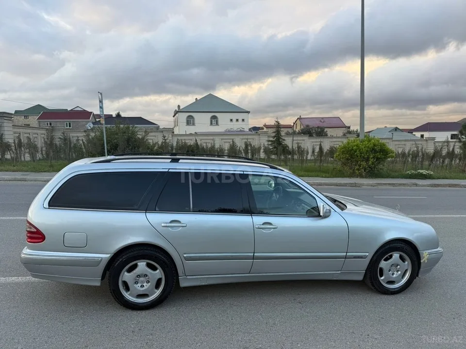 Mercedes E 240 — foto 2/4