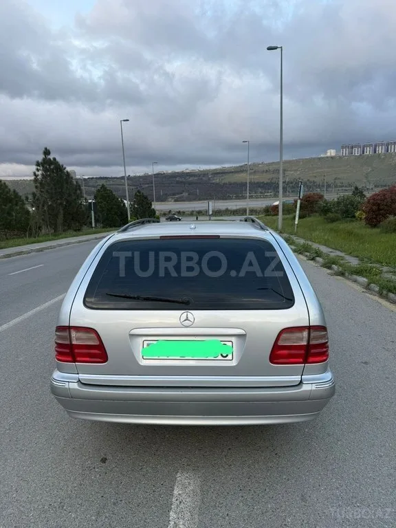 Mercedes E 240 — foto 4/4