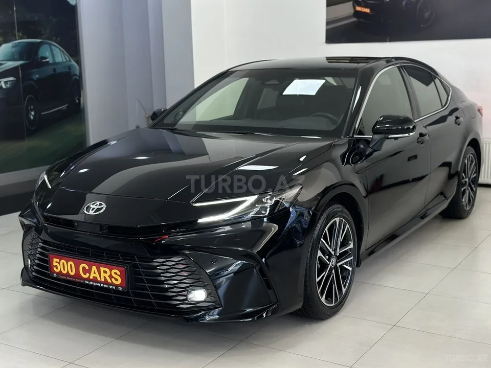 Toyota Camry — foto 1/4