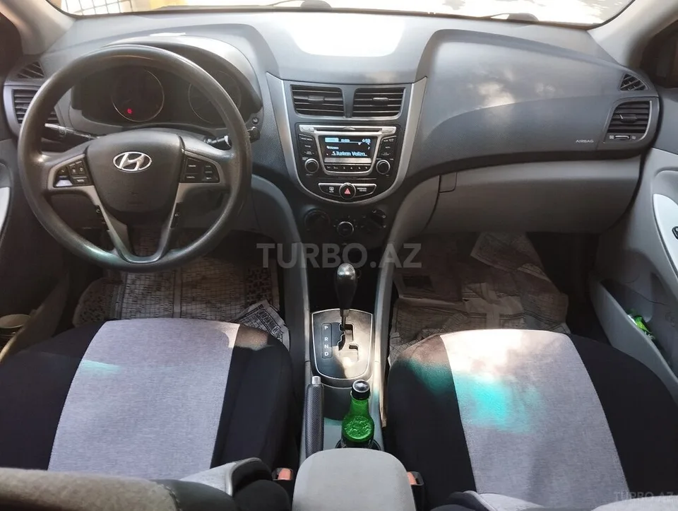 Hyundai Accent — foto 3/4