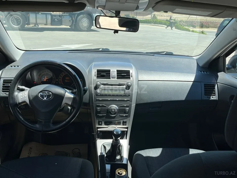 Toyota Corolla — foto 4/4