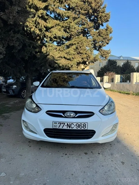Hyundai Accent — foto 1/4