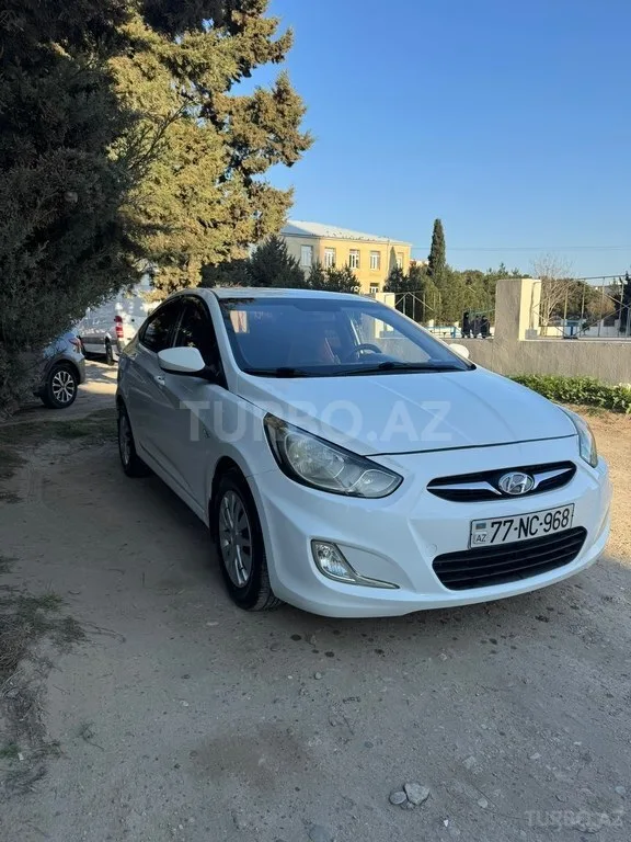 Hyundai Accent — foto 2/4