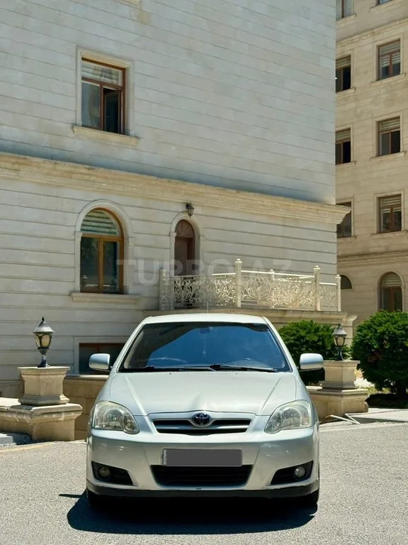 Toyota Corolla — foto 1/4