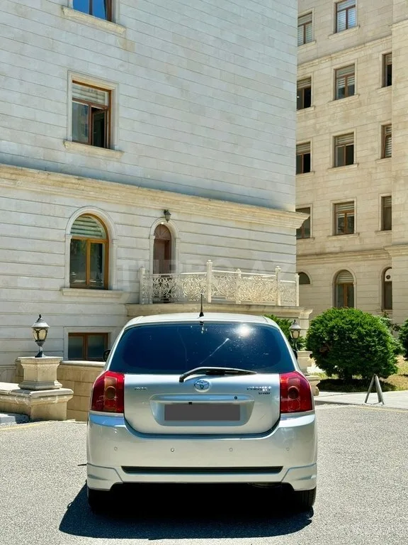 Toyota Corolla — foto 2/4