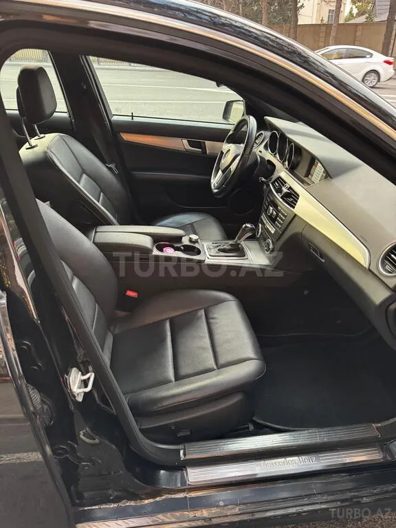 Mercedes C 250 — foto 3/4