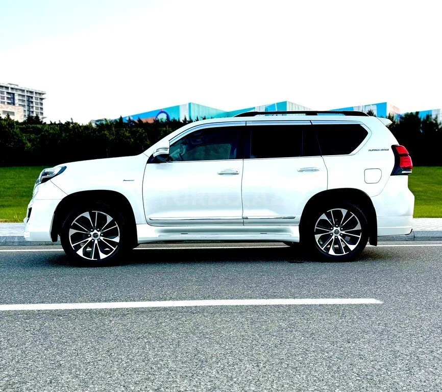 Toyota Land Cruiser Prado — foto 3/4