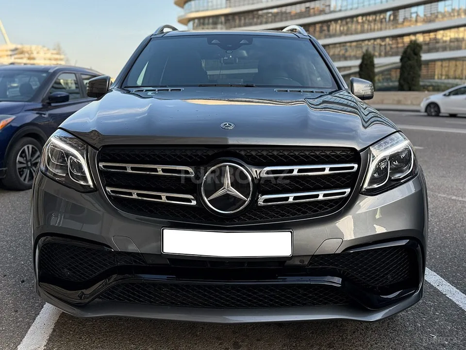 Mercedes GLS 450 4MATIC — foto 1/4